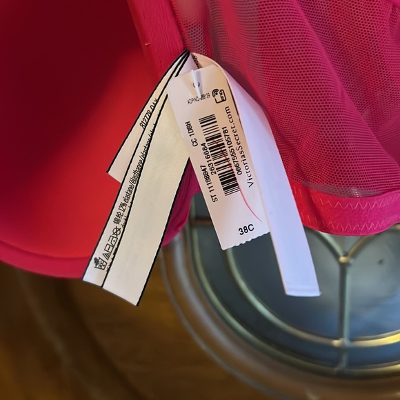 Victoria’s Secret - Razorback Demi Bra - Size 38C - Picture 10 of 10